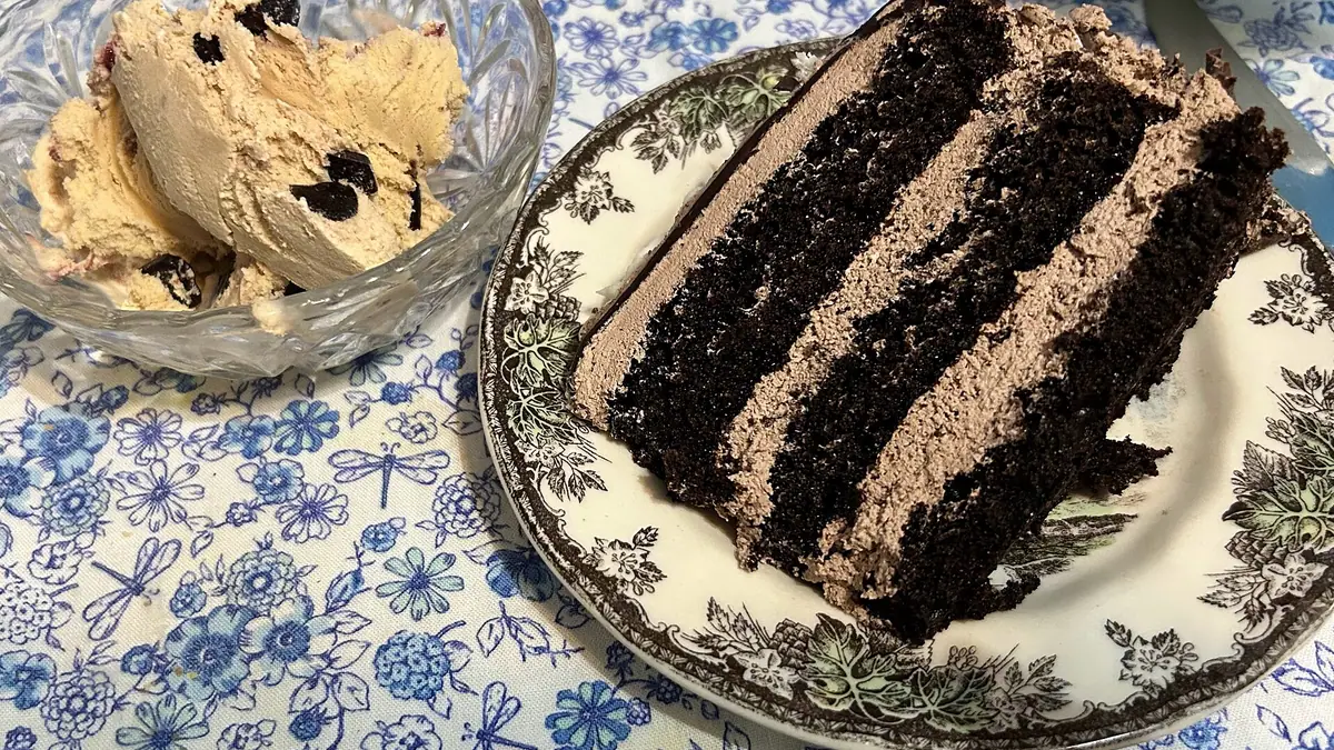 M & J's Cafe & Cake – cake shop in Lakeside, Redditch